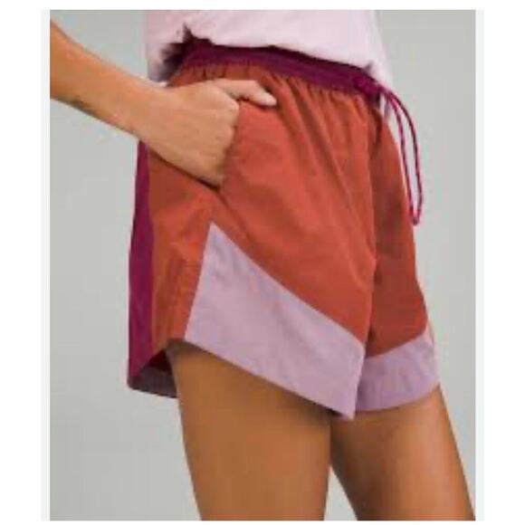 LULULEMON EVERGREEN HI RISE SHORTS size 10 - Picture 2 of 7